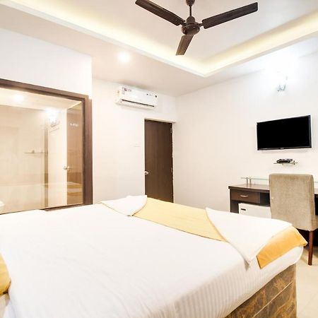 Hôtel Candolim Sands Extérieur photo