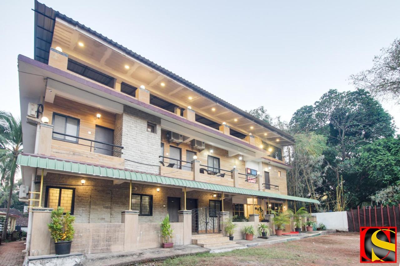Hôtel Candolim Sands Extérieur photo