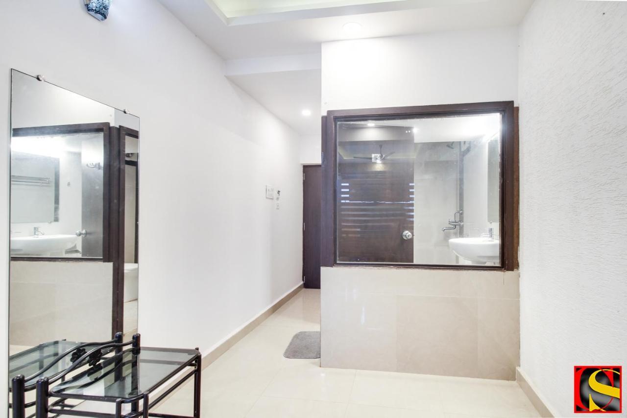 Hôtel Candolim Sands Extérieur photo