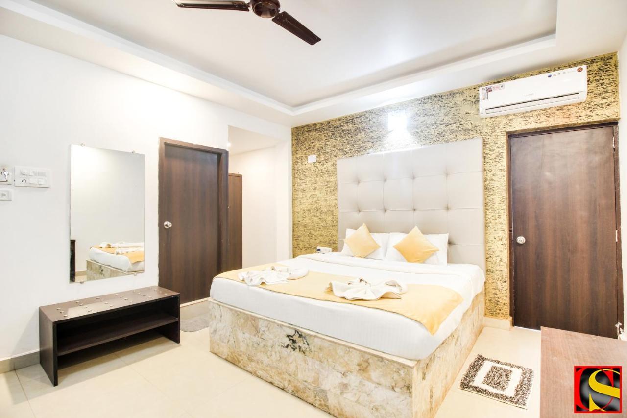 Hôtel Candolim Sands Extérieur photo